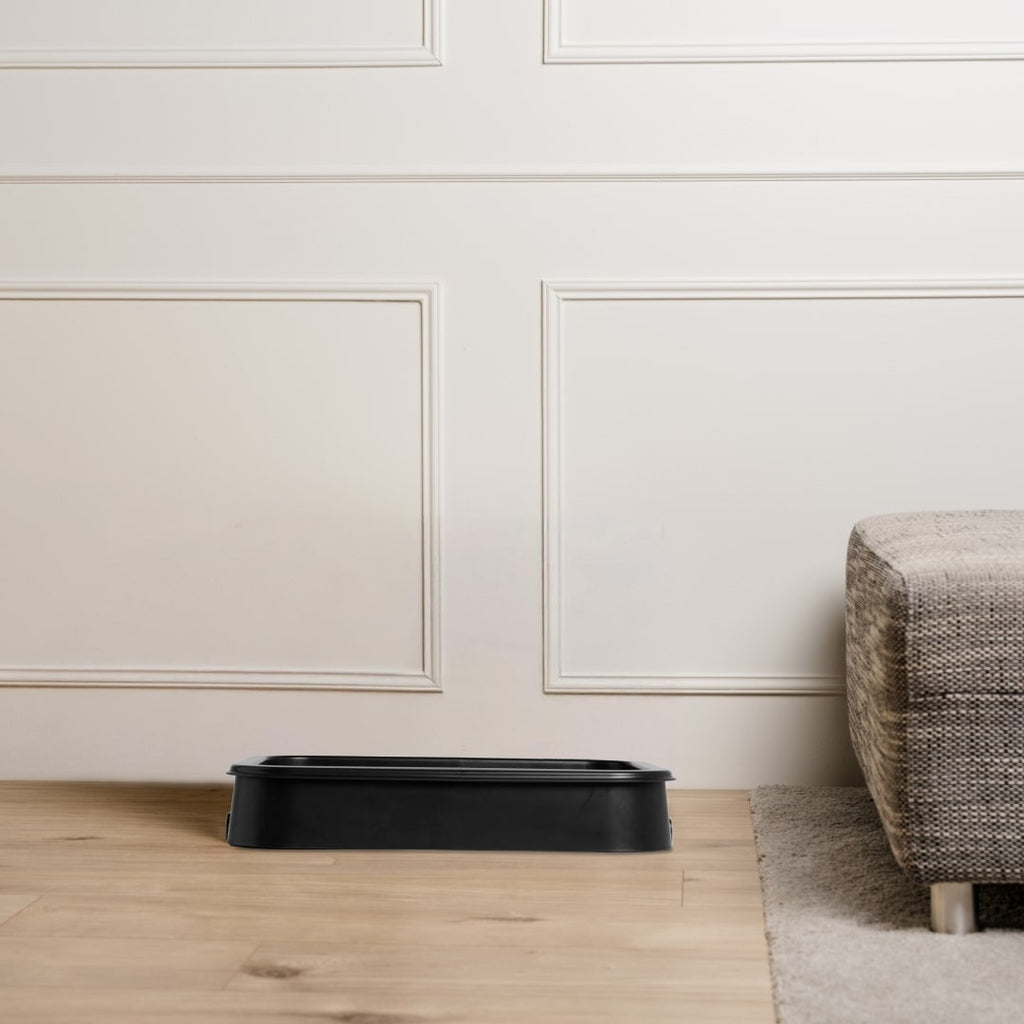 GIZMO Litter Box - Black Essentials - lifestyle front